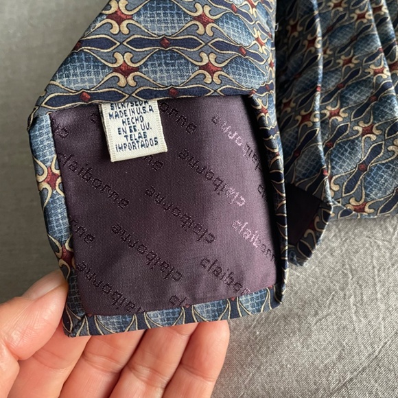 Lot of 2 Vintage Men's Neckties, Liz Claiborne and Burgundy Floral Tie - Picture 2 of 8